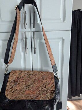 Laura Vita crossbody made in France